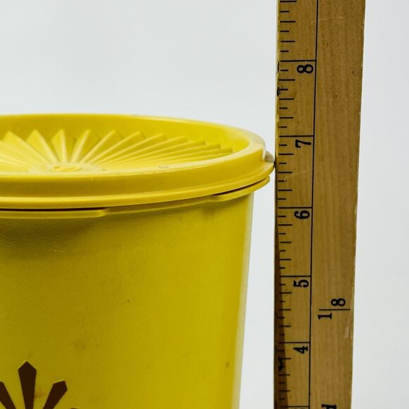 Vintage Tupperware 809-3 Yellow Round Storage Container With Lid - Picture 5 of 5